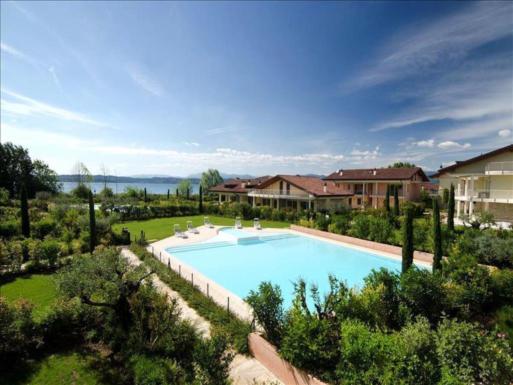 Resort Caesar C4 Sirmione - Gardagate Экстерьер фото