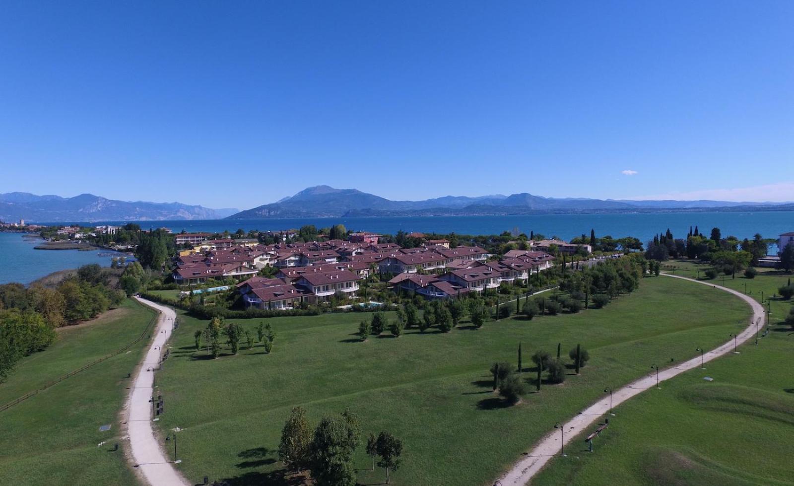 Resort Caesar C4 Sirmione - Gardagate Экстерьер фото