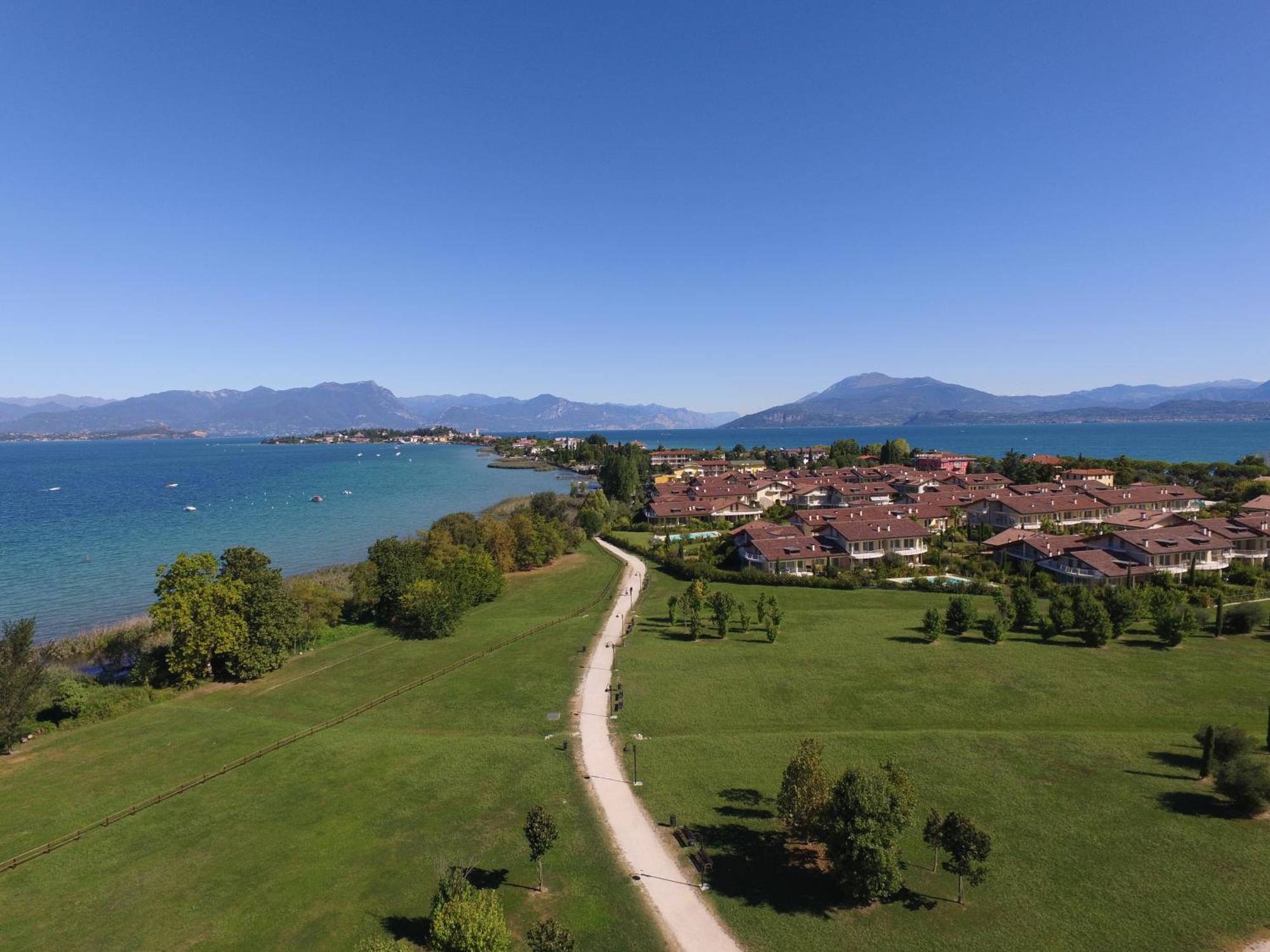 Resort Caesar C4 Sirmione - Gardagate Экстерьер фото